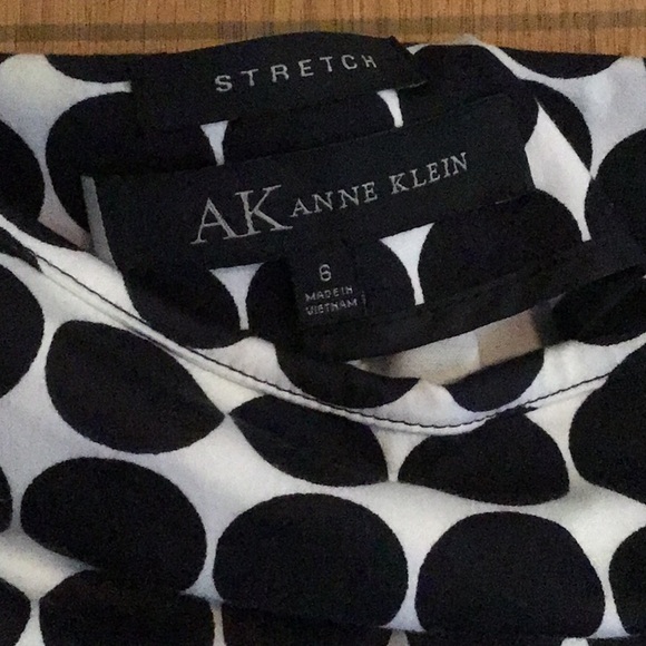 Anne Klein stretch skirt - Picture 2 of 2